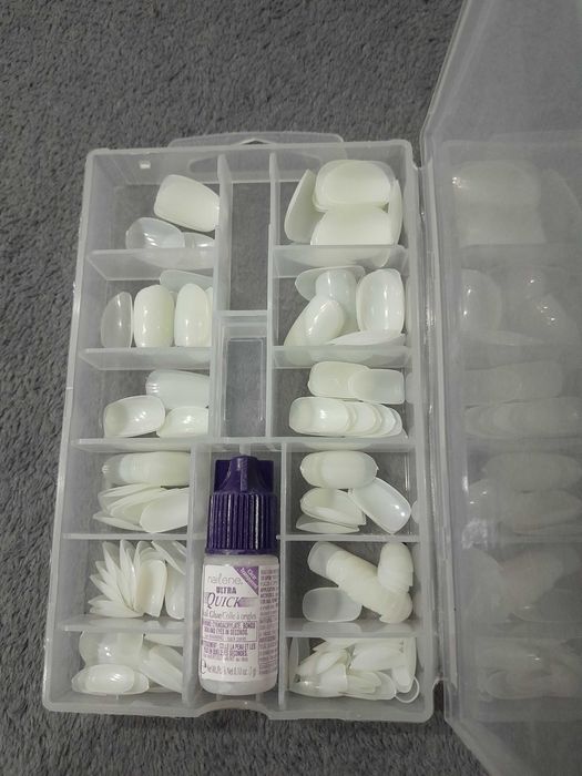 Set plus cateva cutii sigilate