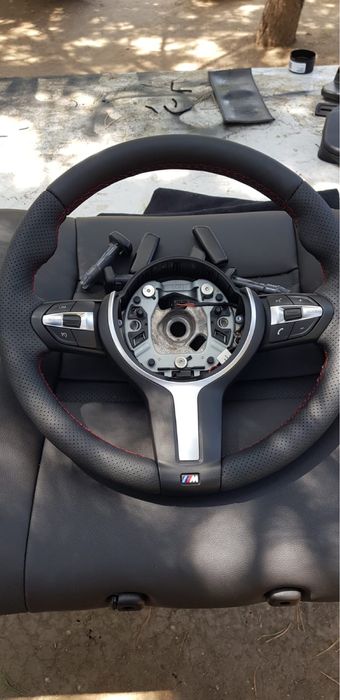 Imbracam volane in piele