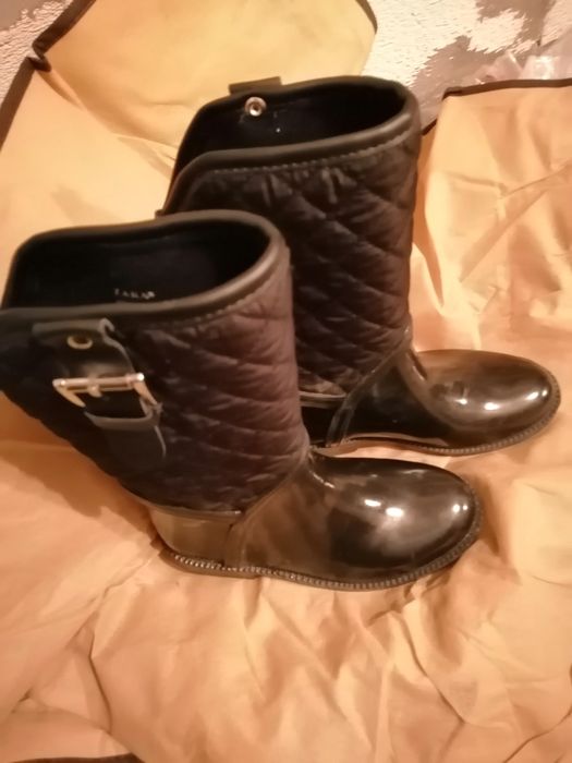 Здрави черни ботуши за момиченце, 28 номер, гума и плат.