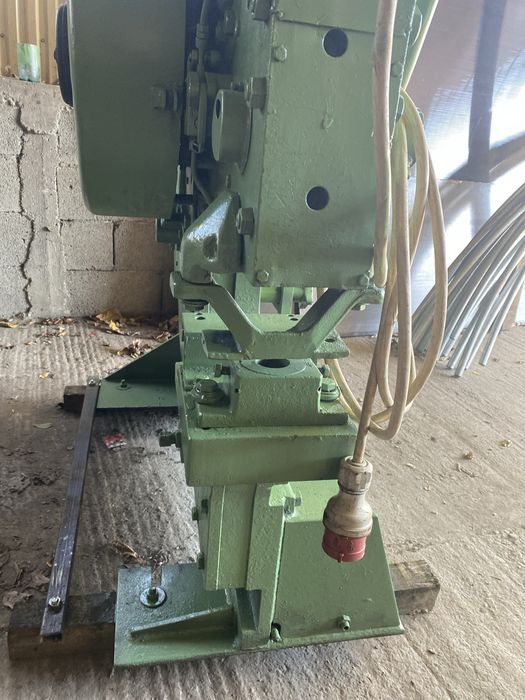 Peddinghaus 210/13 Foarfecă din oțel perforat și taiat profile