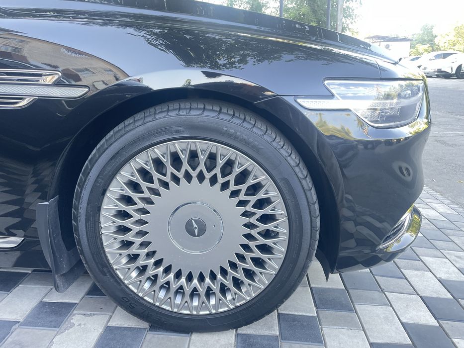 Продается Genesis G90