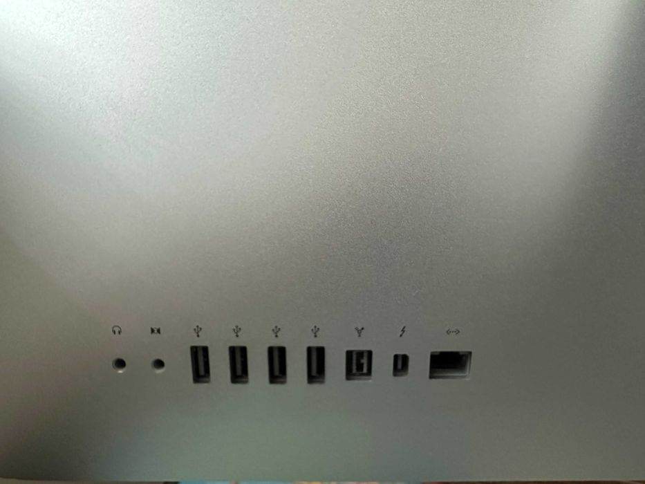 Apple iMac 21.5” (2011) - 1 TB SSD