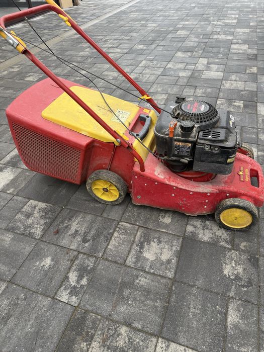 Masina tuns iarba benzina - Motor Briggs &Stratton