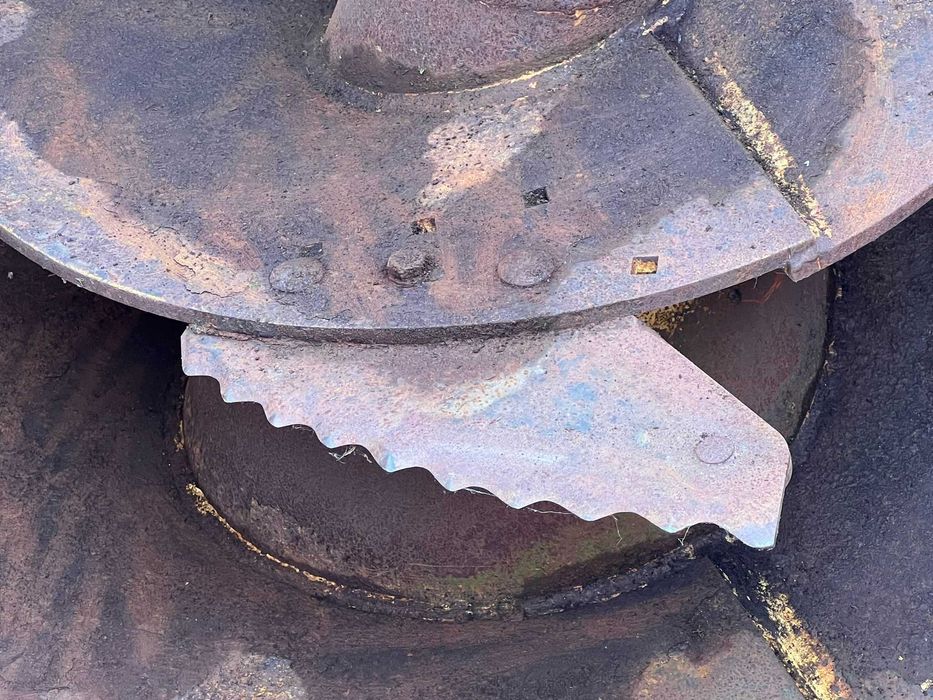 Фуражораздаващо ремарке BvL 12 м³ –(електрически и хидравлични)