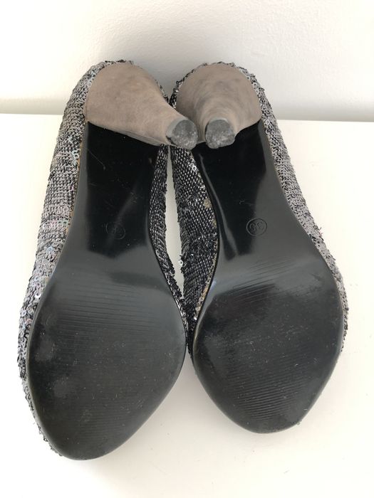 Pantofi eleganti cu paiete