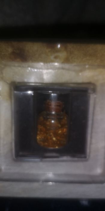 Ulei cu foițe de aur