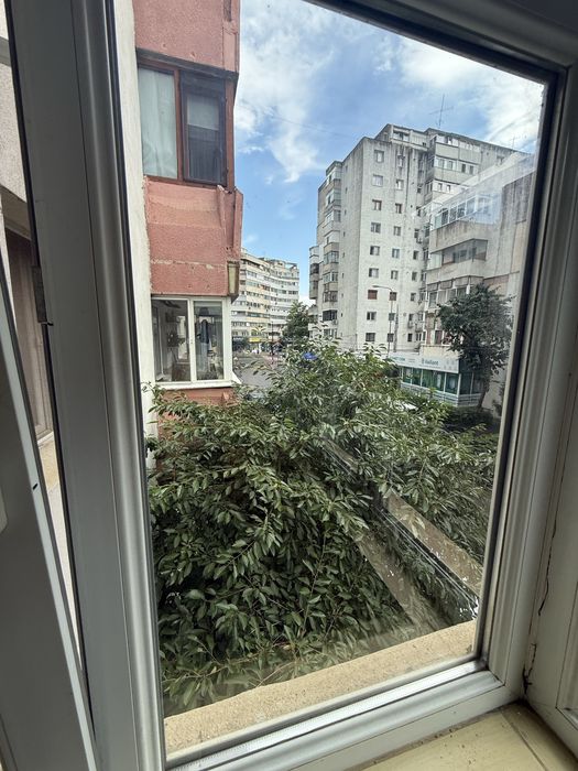 Închiriez apartament 2 camere, decomandat – Zonă ultracentrală (Liceul Pedagogic)