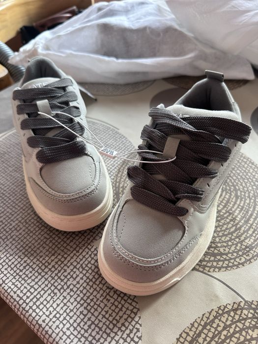 Кроссовки размер 34