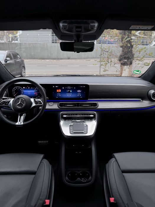 Mercedes-Benz V-Class 300