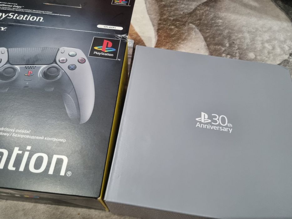 Controller DualSense Edge Limited Edition 30th Anniversary