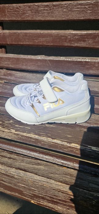 Adidasi albi copii