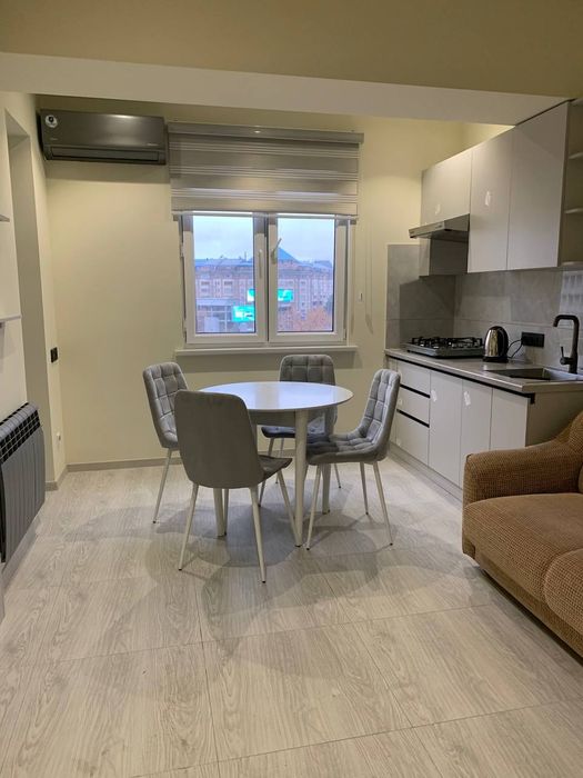 Сдаётся. 1 комнатный квартира  5/9. метро  Айбек.