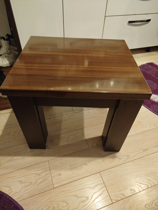 Măsuța de cafea pentru living