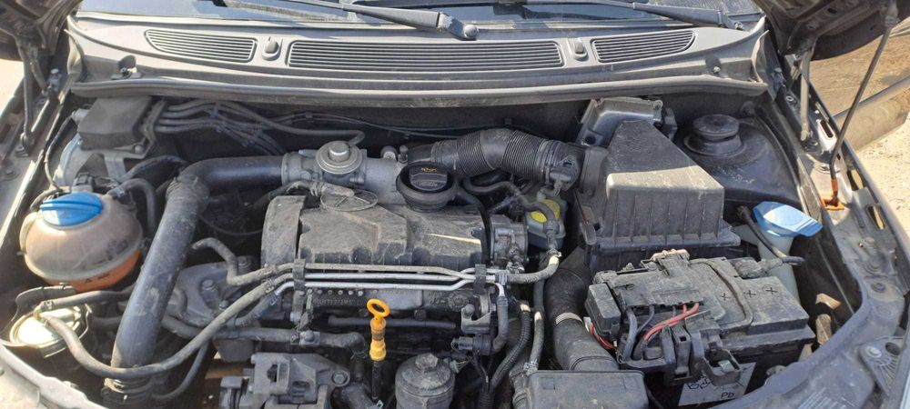 Piese Skoda fabia 2 2009 motor 1.4 TDI 3 pistoane cod BNV capota , usi