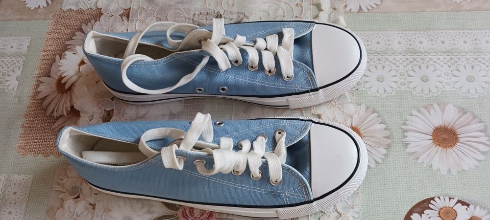 Incaltaminte damă de vânzare! Preț 50 ron per/ pereche!