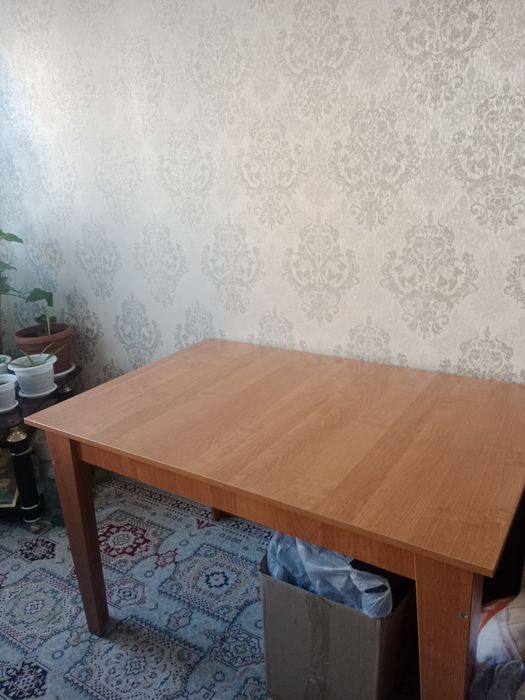 Продам кухонный стол