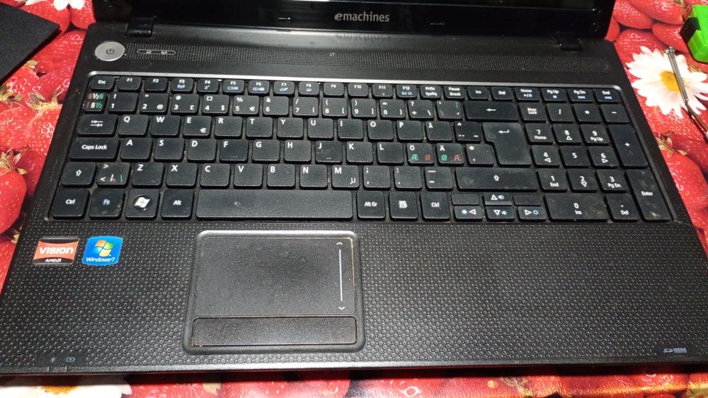Лаптоп Acer eMachines e642G за части