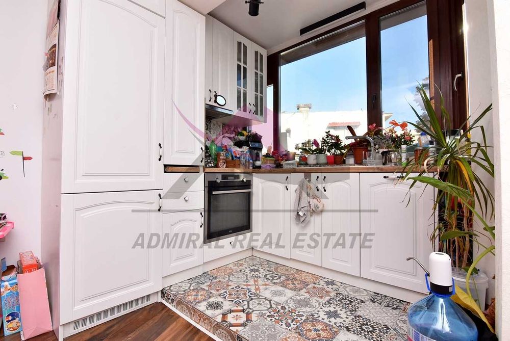 Продава се Тристаен апартамент в Варна, Базар Левски - 82 кв.м за 2513 €/кв.м - Снимка #2