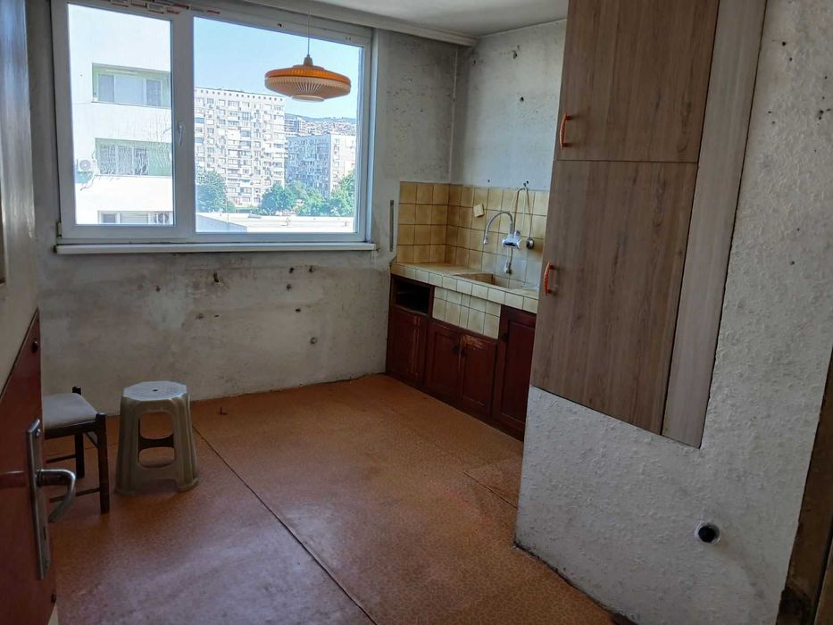 Продава се Тристаен апартамент в Стара Загора, Три чучура - център - 74 кв.м за 1136 €/кв.м - Снимка #2