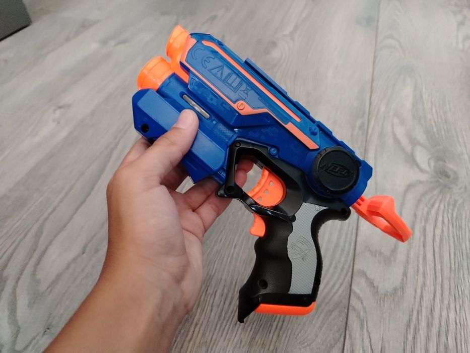 Nerf / пистолет / и арбалет / zombie strike