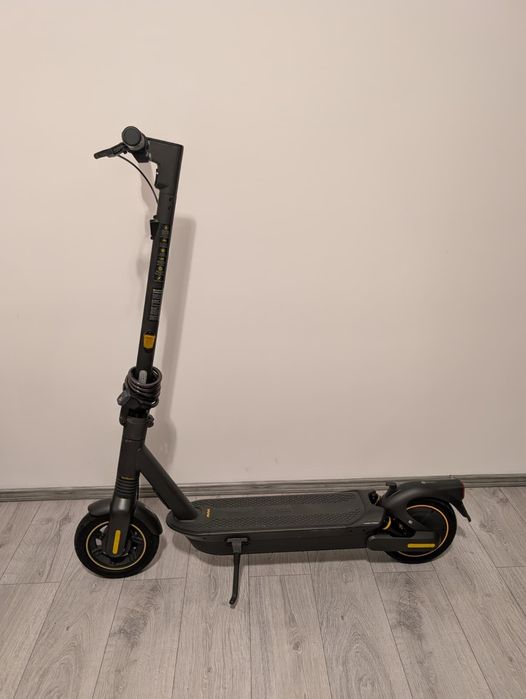 Trotineta electrica Segway Ninebot Max G2 E noua