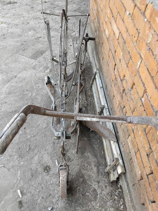 Плуг - обръщач и тесачка