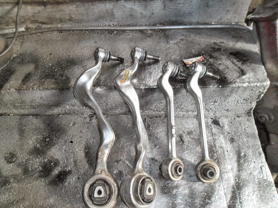 Носачи за автомобили ремонтира