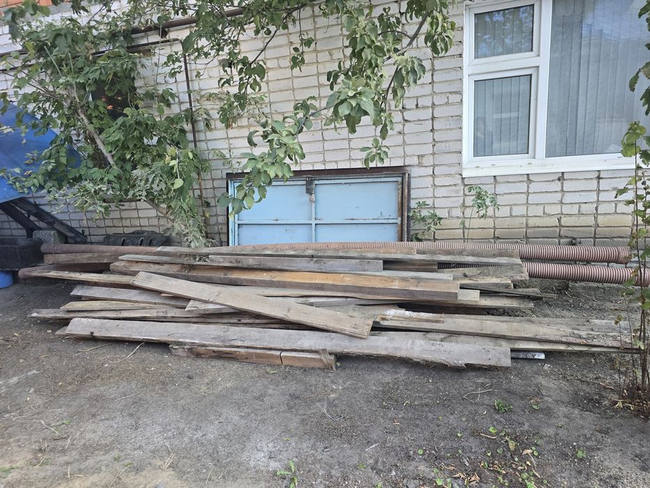 Продам б/у стоит материалы (брус кругляк лес), поддоны