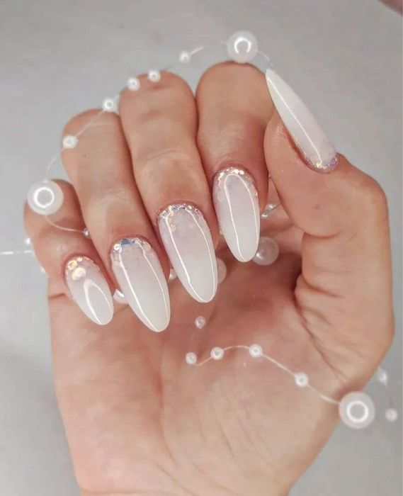 Unghii cu gel,Pedichiura,Pensat sprancene.Zona Complex!