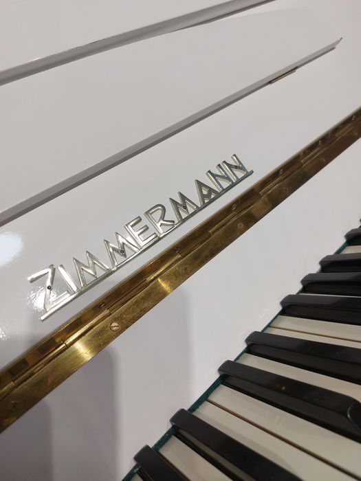 Pianină Zimmermann ( transport gratuit în toată țara & garanție)eleganță germană, sunet rafinat
Instrumentul este produs