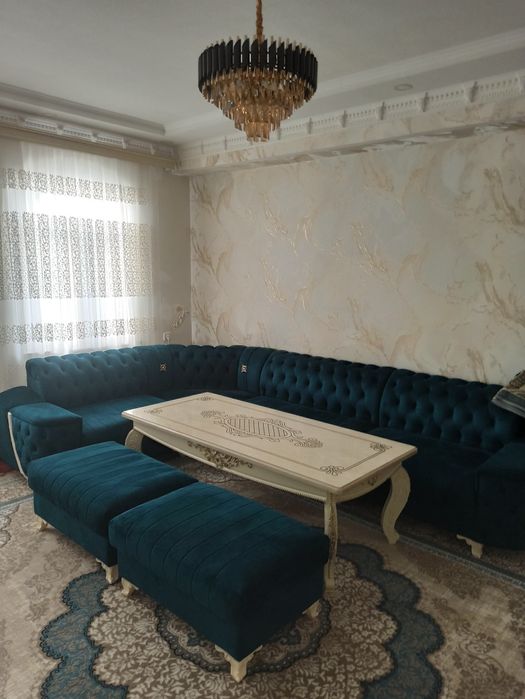 Мягкий уголок +2пуфик+стол