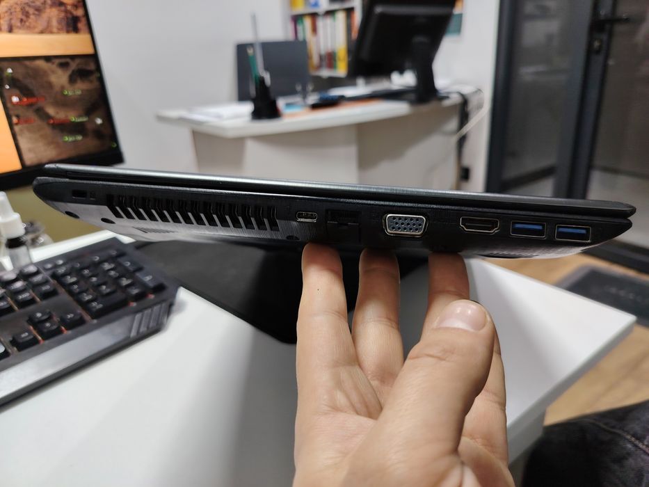 Acer i3-6006u 8 ОЗУ 128 ssd