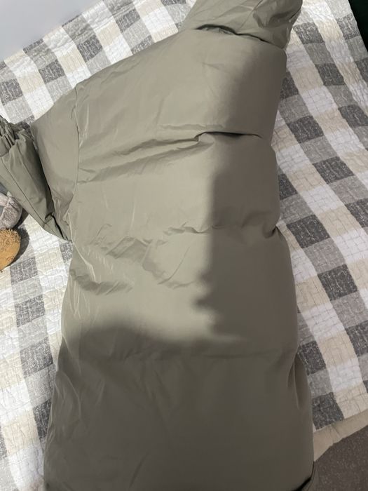 Продается женская куртка , новая . Всё как на фотке