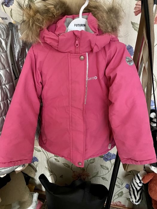 Продам комбинезон зимний на девочку