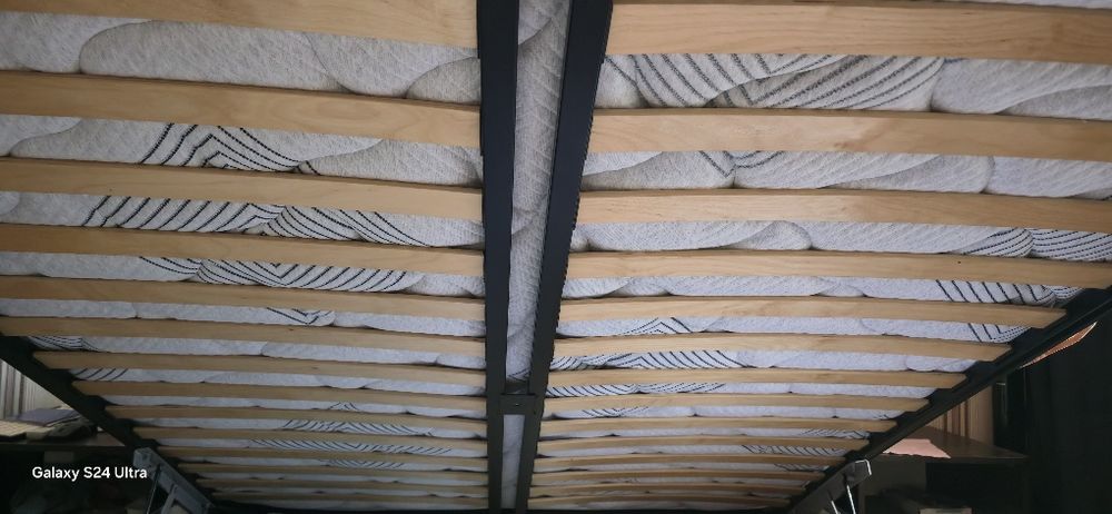 Продам кровать с матрасом люкс