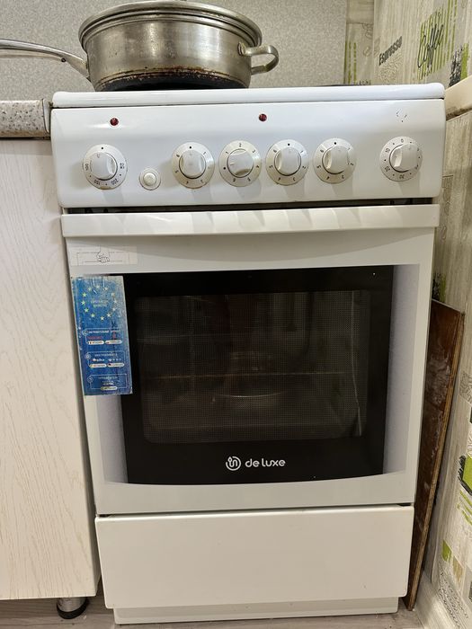 Продам белого цвета плиту