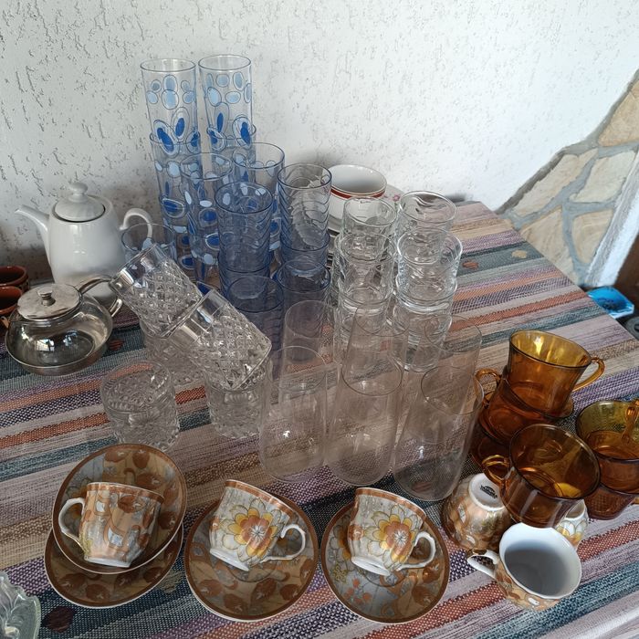 Сервизи чаши чинии керамика кристални чаши, юзчета