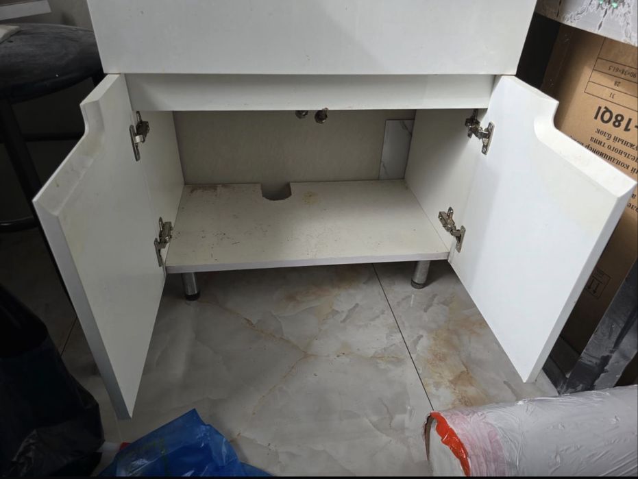 Продам раковину с тумбой и унитаз б/у