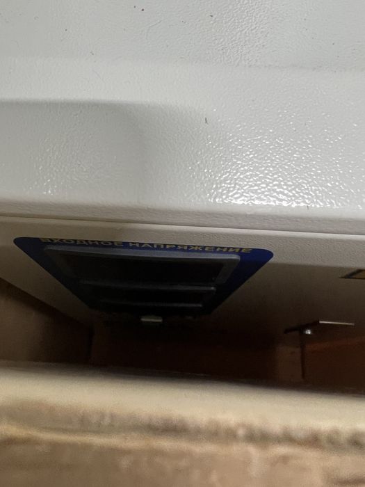 Продам стабилизатор напряжения 10000