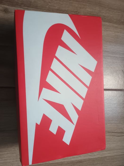 Продавам Маратонки Nike