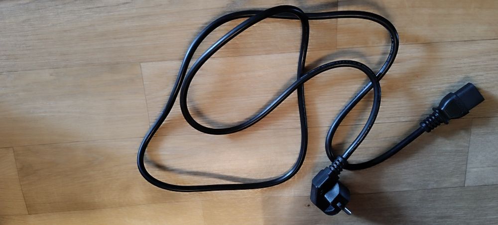 Срочно продаю термопот Maxwell б/у