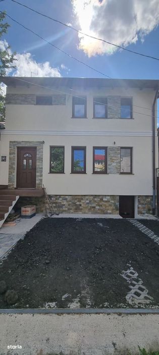 Casa cu etaj la 2 min de Piata Mare