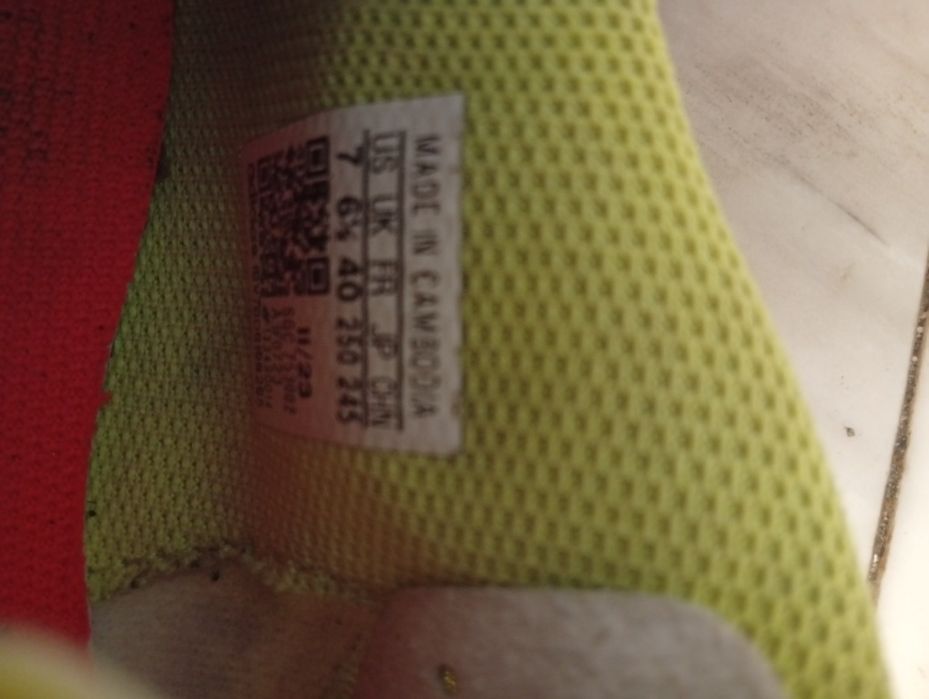 Стоножки Адидас в добро състояние.