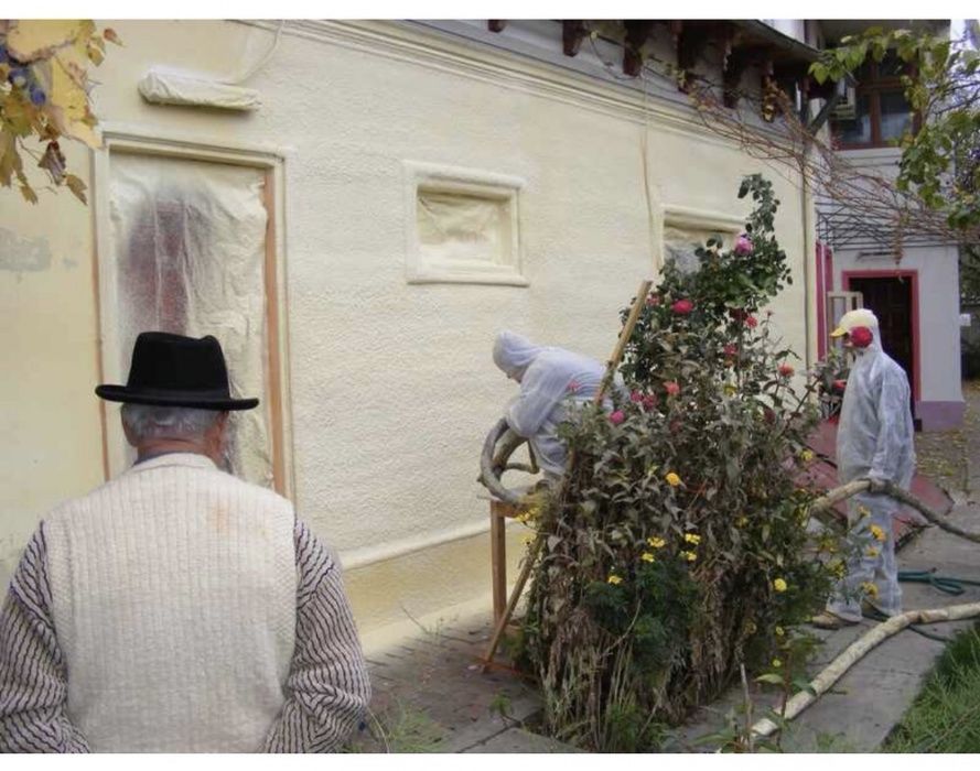 Izolatie Spuma Poliuretanica acoperiș si pod. Firma+Garanție 20 ani.