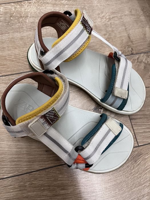 Кецове, боти, пантофи, чехли, цвички и сандали за момче номер 30