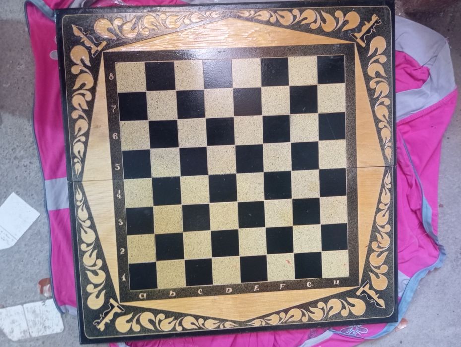 Игралный шахматый нарды