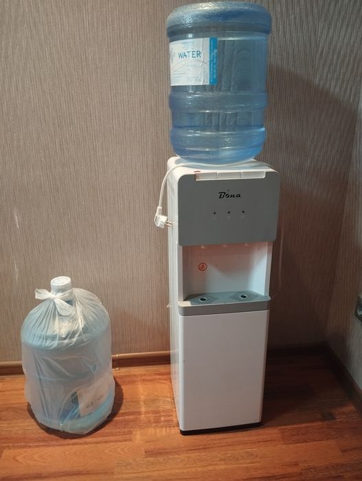 Продам кулер диспенсер для воды
