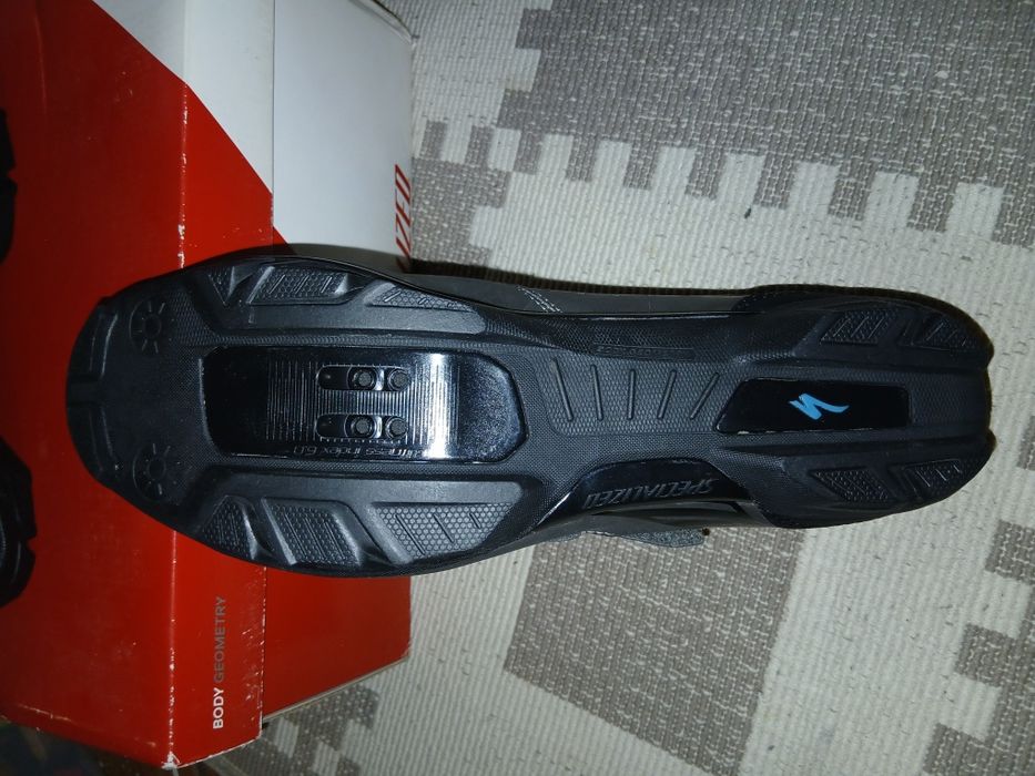 Продам новые велотуфли мтб Specialized.