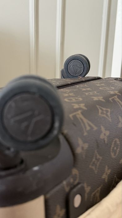 Чемодан Louis Vuitton