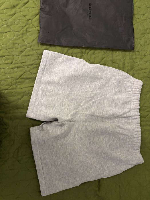 ESSENTIALS къси гащи